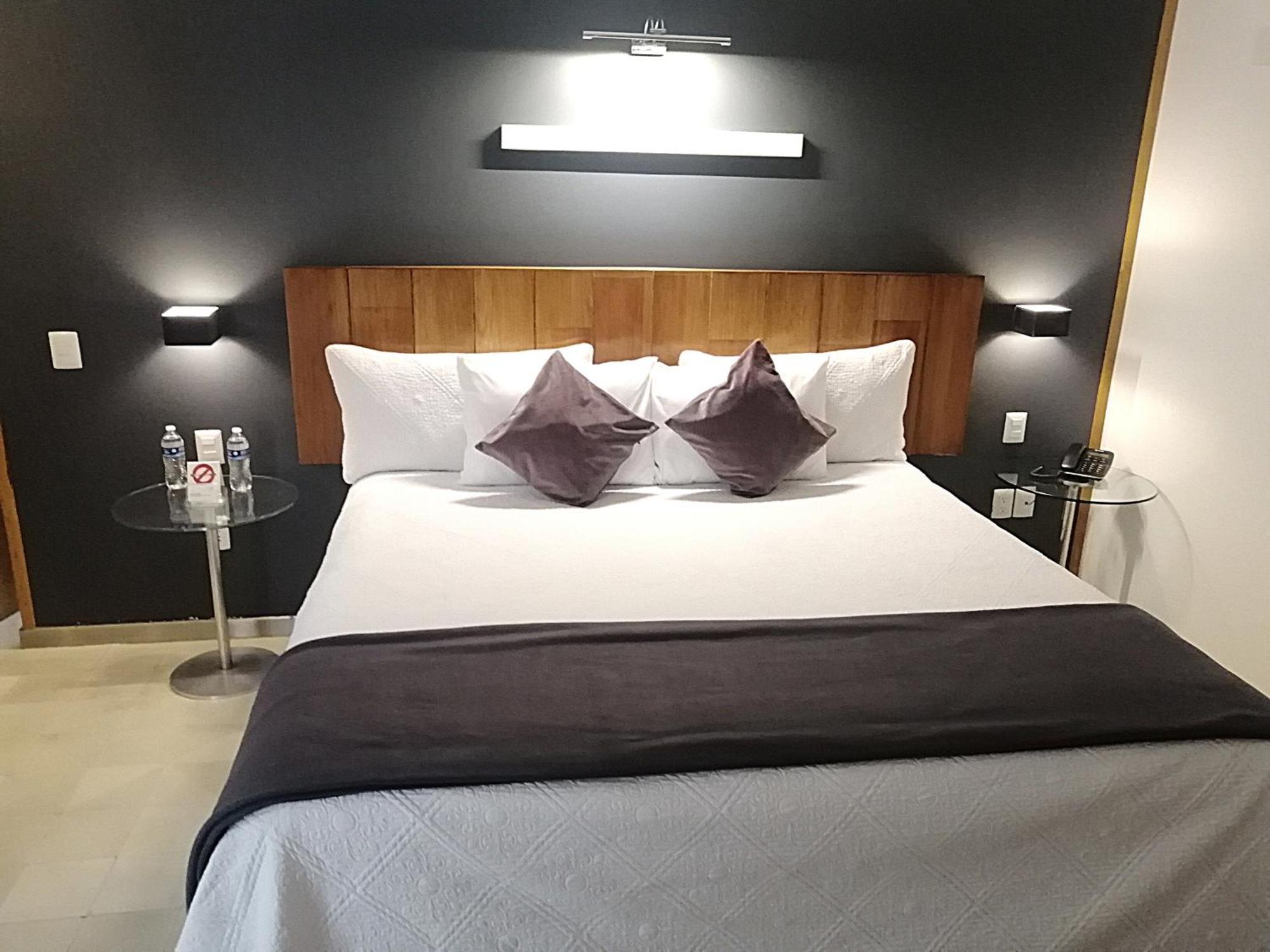 Hotel Clarum 101 Zapopan Pokoj fotografie